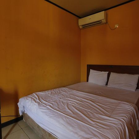 Oyo 93119 Guest House Leo Patra Muara Badak Ngoại thất bức ảnh