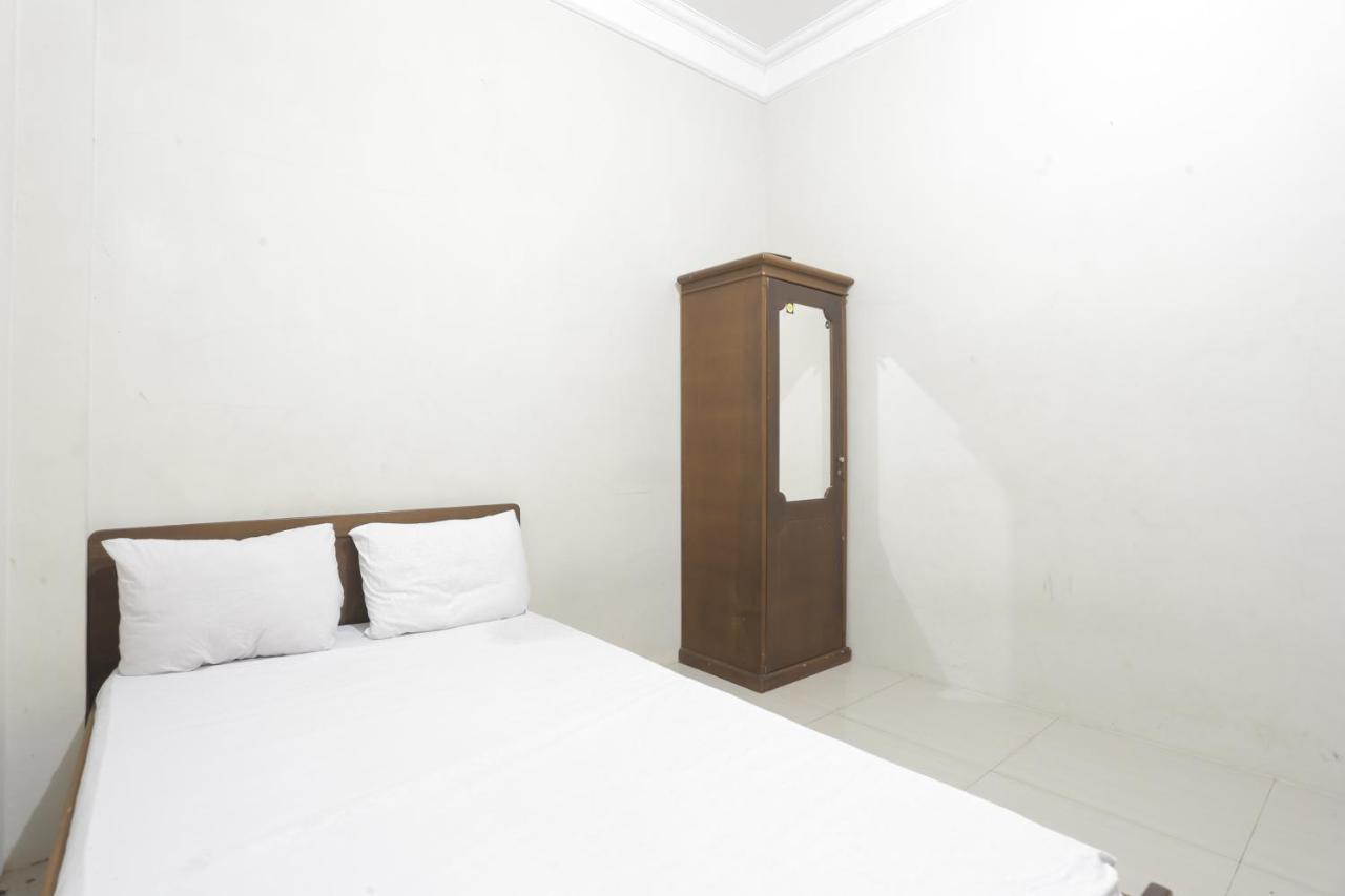 Oyo 93119 Guest House Leo Patra Muara Badak Ngoại thất bức ảnh