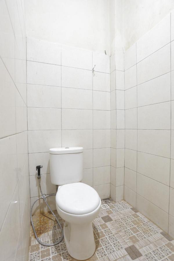Oyo 93119 Guest House Leo Patra Muara Badak Ngoại thất bức ảnh