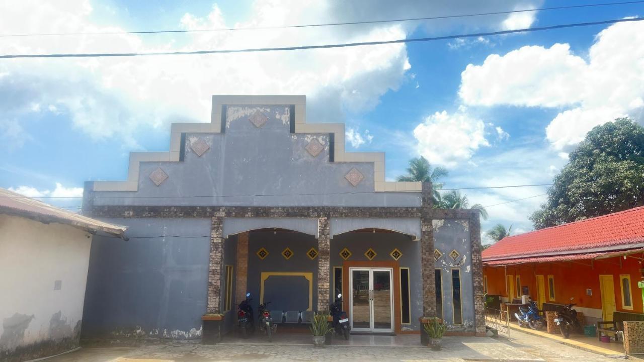 Oyo 93119 Guest House Leo Patra Muara Badak Ngoại thất bức ảnh