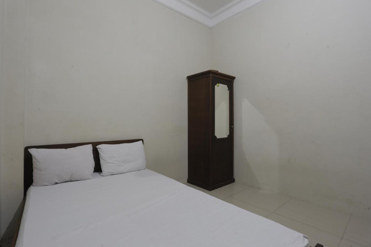 Oyo 93119 Guest House Leo Patra Muara Badak Ngoại thất bức ảnh